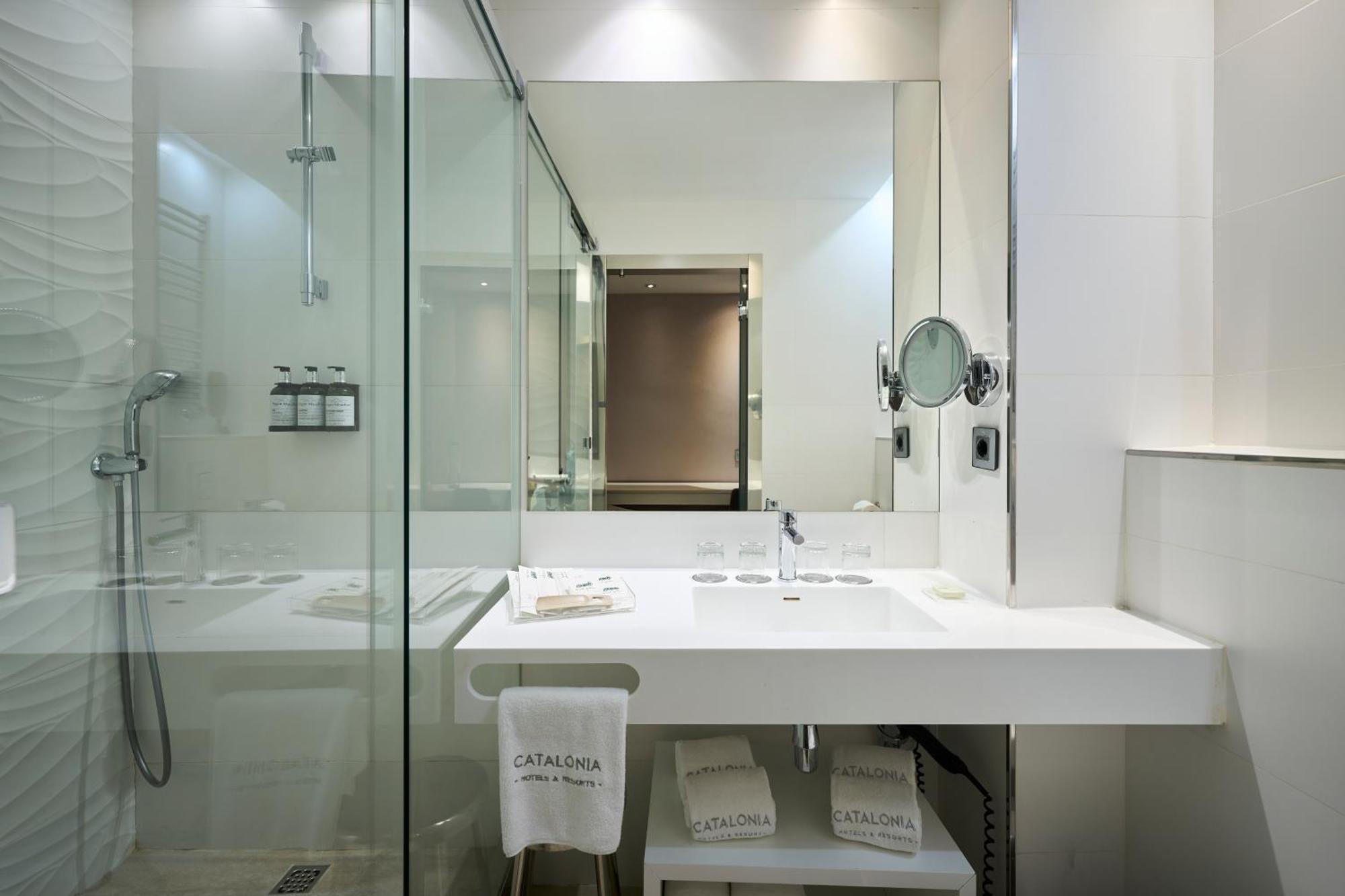 Quadruple Room (2 Adults + 2 Children),1568871485:JPEG